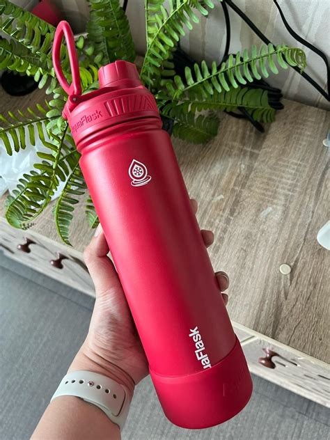 0.75 Liters Unbreakable Thermal Slim Flask/Color Varies-Red